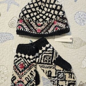 Anthropologie French Knot Knit Hat and Mittens Set